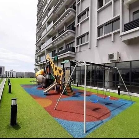 4A Icon Residence 쿠알라트렝가누 외부 사진